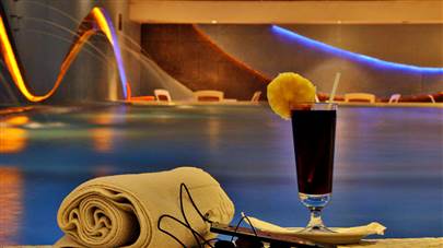 استخر هتل هما شیراز استخر هتل هما شیراز